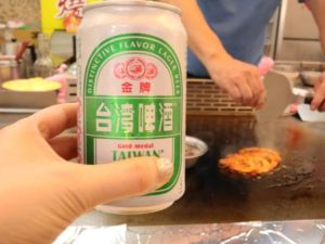 士林夜市地下鉄板焼と台湾ビール